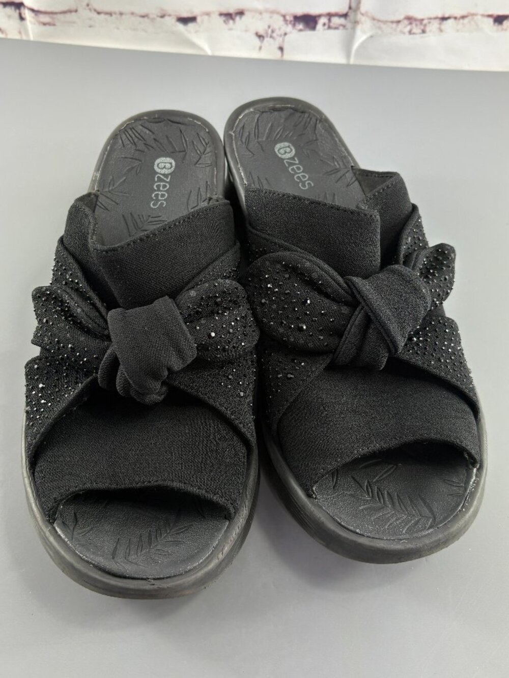 Bzees Black Smile Sandals 10M
